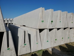 Single Slope Concrete Barrier